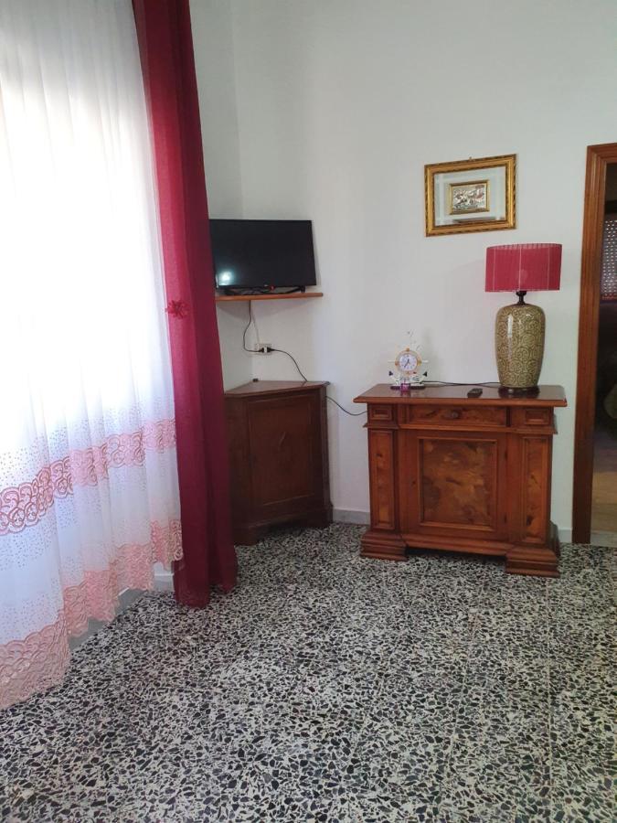 Appartamento A Telti Con Giardino Privato E Posto Auto ภายนอก รูปภาพ